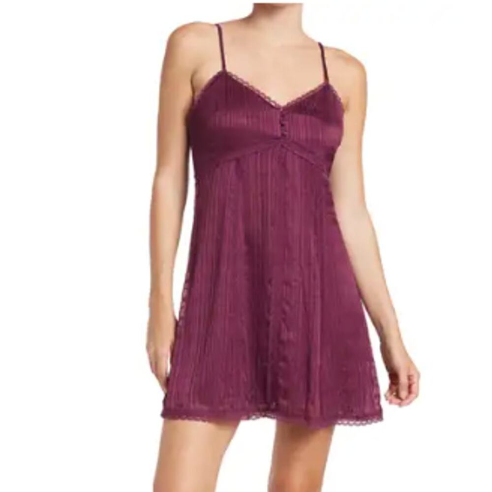 Alice plus Olivia Genevieve Spaghetti Strap Dress Boysnberry size 8